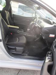 2021 Toyota Prius - Thumbnail