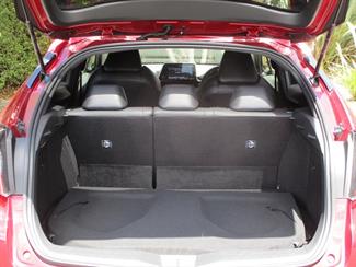2017 Toyota C-HR - Thumbnail
