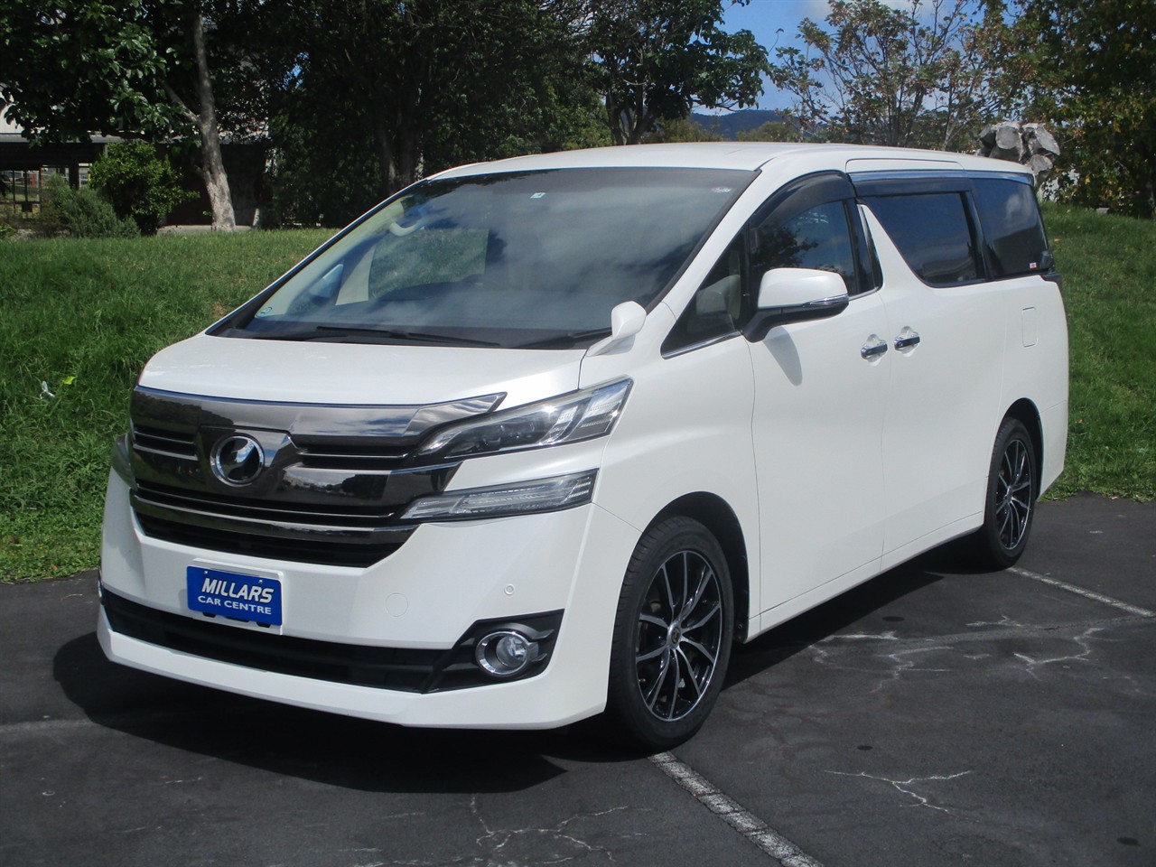 2015 Toyota Vellfire