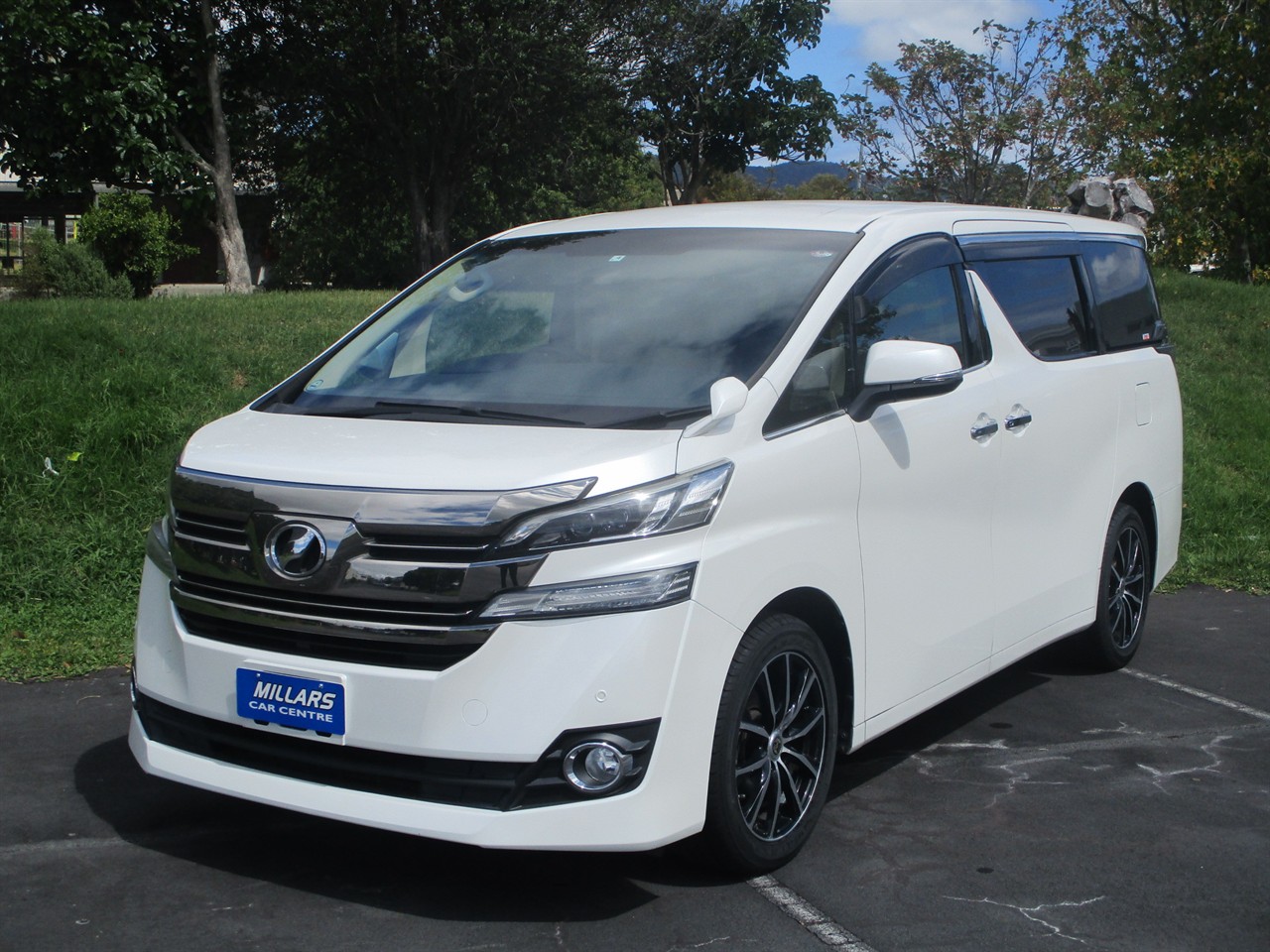 2015 Toyota Vellfire